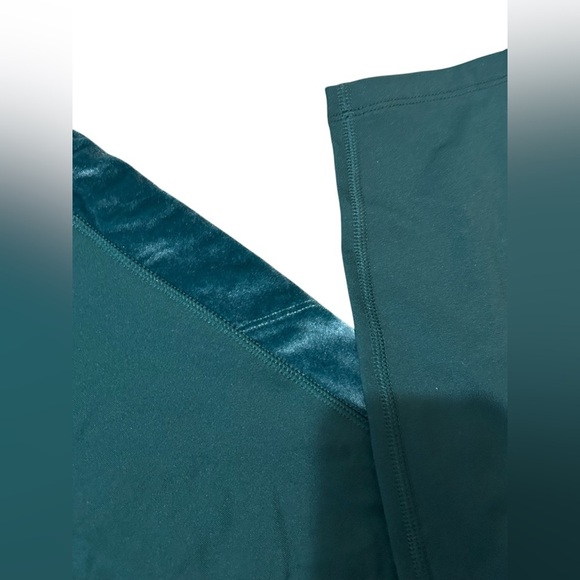 PINK Victoria's Secret Cozy Velvet Velour Fleece Lined Leggings Size M Green NWT - Picture 7 of 9